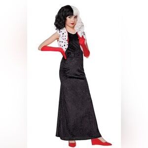 Child medium Cruella DeVille costume.